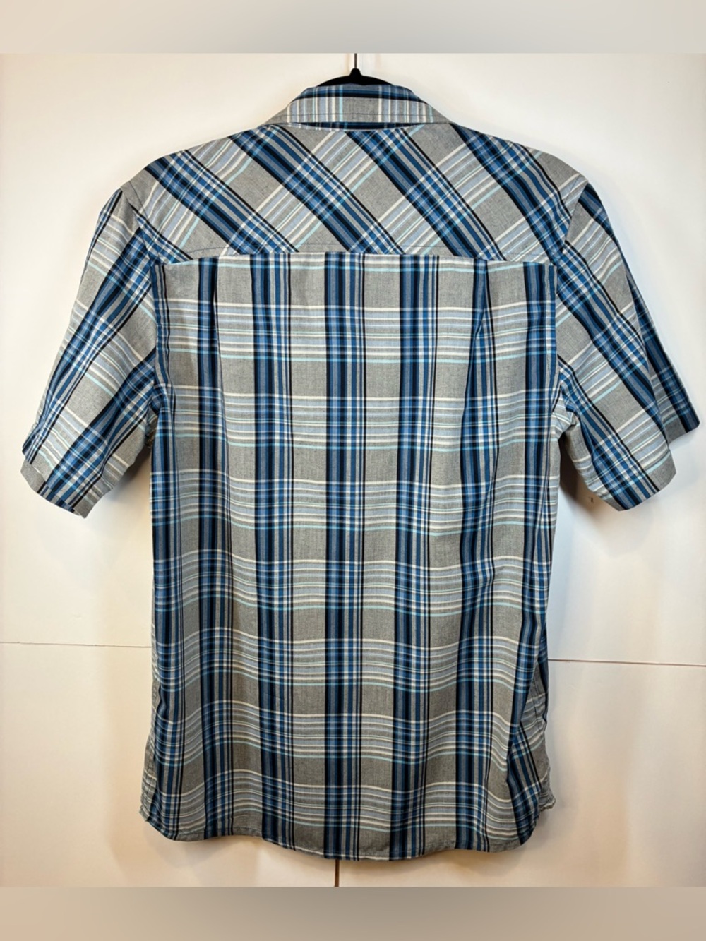 Travis Mathew Men’s Plaid Button Up Shirt Short Sleeve Blue Gray Size M - Picture 5 of 6